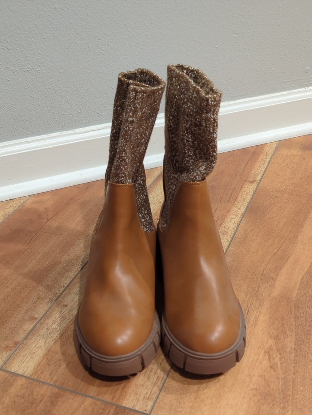 Universal Thread Woven Chelsea Boots